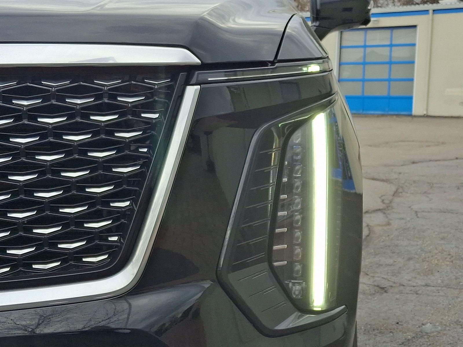 Used 2025 Cadillac Escalade Premium Luxury AWD/4WD image 12