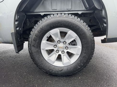 Used 2025 Chevrolet Silverado 1500 LT RWD image 41