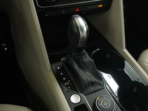 Used 2023 Volkswagen Atlas SE image 26