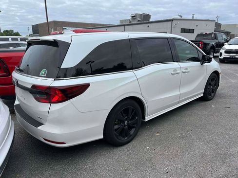Used 2023 Honda Odyssey Sport image 2