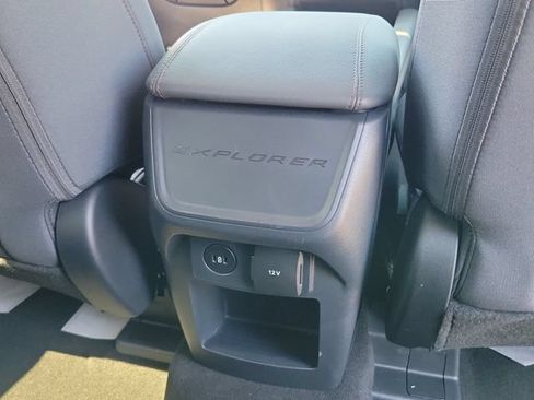 Used 2026 Ford Explorer Active RWD image 19