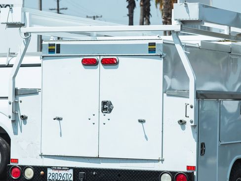 Used 2017 Ford F350 XL w/ Power Equipment Group image 10