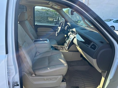 Used 2009 GMC Yukon XL Denali image 14