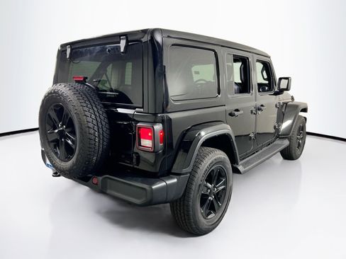 Used 2023 Jeep Wrangler Unlimited Sahara AWD/4WD image 5