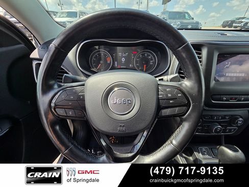 Used 2021 Jeep Cherokee Latitude Plus FWD image 14