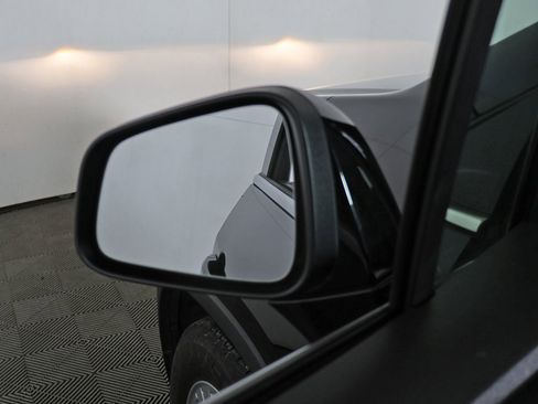 Used 2020 Chevrolet Trax LT w/ LT Convenience Package image 28