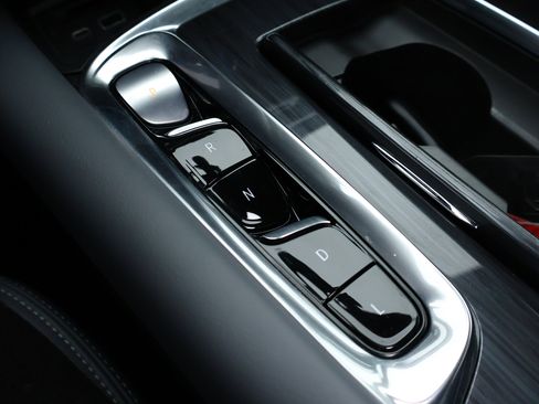 Used 2024 Buick Enclave Essence w/ Experience Buick Package image 20