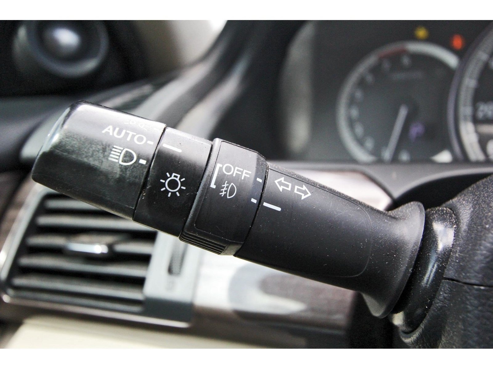 Used 2016 Honda Accord Touring image 18