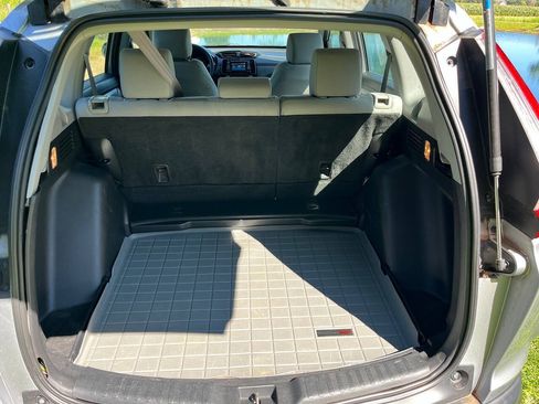 Used 2018 Honda CR-V LX image 11