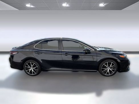 Used 2024 Toyota Camry SE FWD image 8