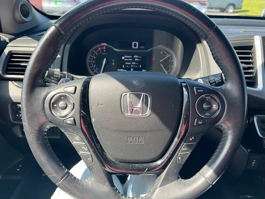 Used 2018 Honda Pilot Touring image 10