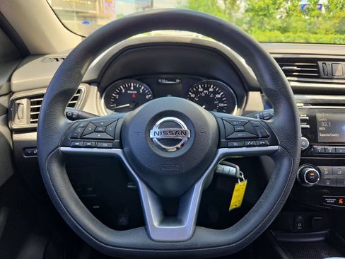 Used 2017 Nissan Rogue S FWD image 27