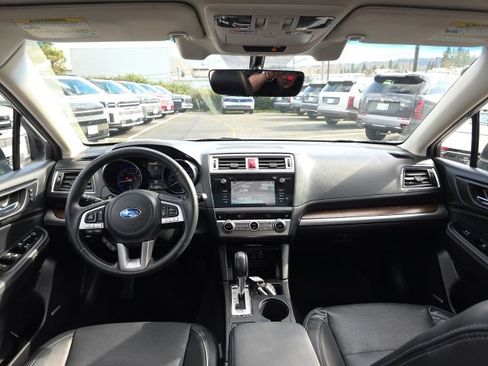 Used 2017 Subaru Outback 3.6R Limited image 28