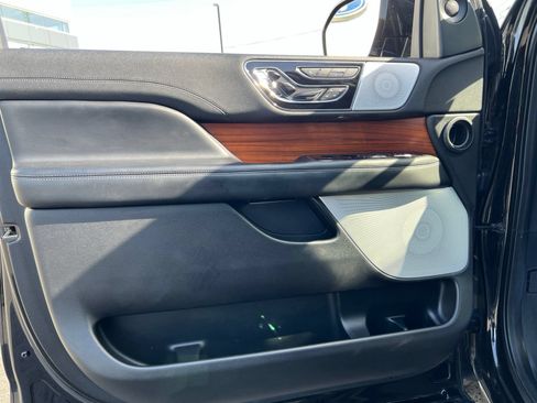 Used 2019 Lincoln Navigator L Reserve AWD/4WD image 29