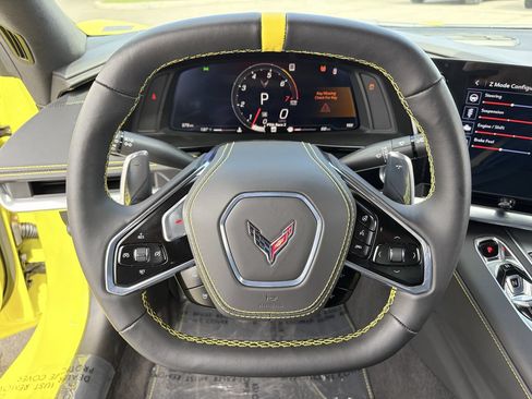 Used 2022 Chevrolet Corvette Stingray Premium Cpe w/ Z51 Performance Package RWD image 17