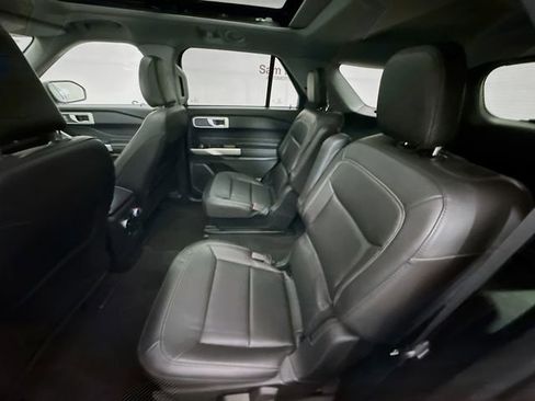 Used 2023 Ford Explorer XLT w/ Equipment Group 202A image 23