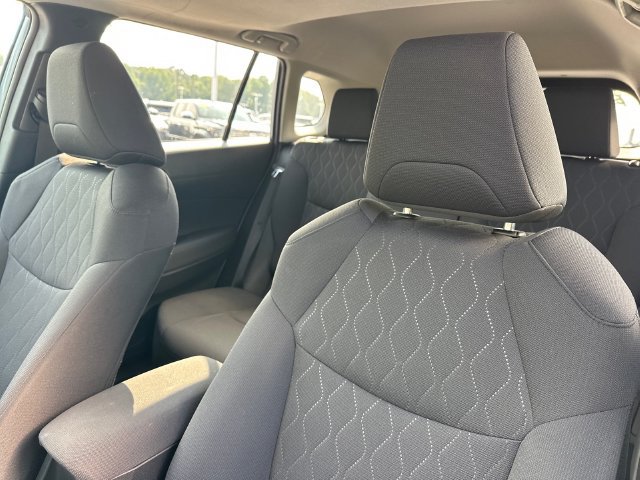 Used 2024 Toyota Corolla Cross LE w/ Moonroof Package FWD image 18