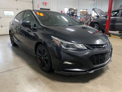 Used 2018 Chevrolet Cruze LT image 4