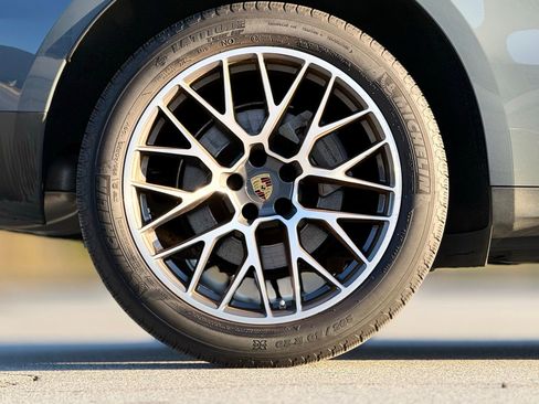 Used 2017 Porsche Macan S image 19