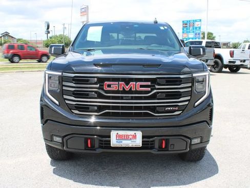 Used 2025 GMC Sierra 1500 AT4 w/ AT4 Premium Package AWD/4WD image 2