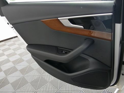 Used 2023 Audi A4 2.0T Premium w/ Convenience Package image 28