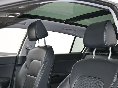 Used 2021 Kia Sportage EX w/ EX Technology Package image 11