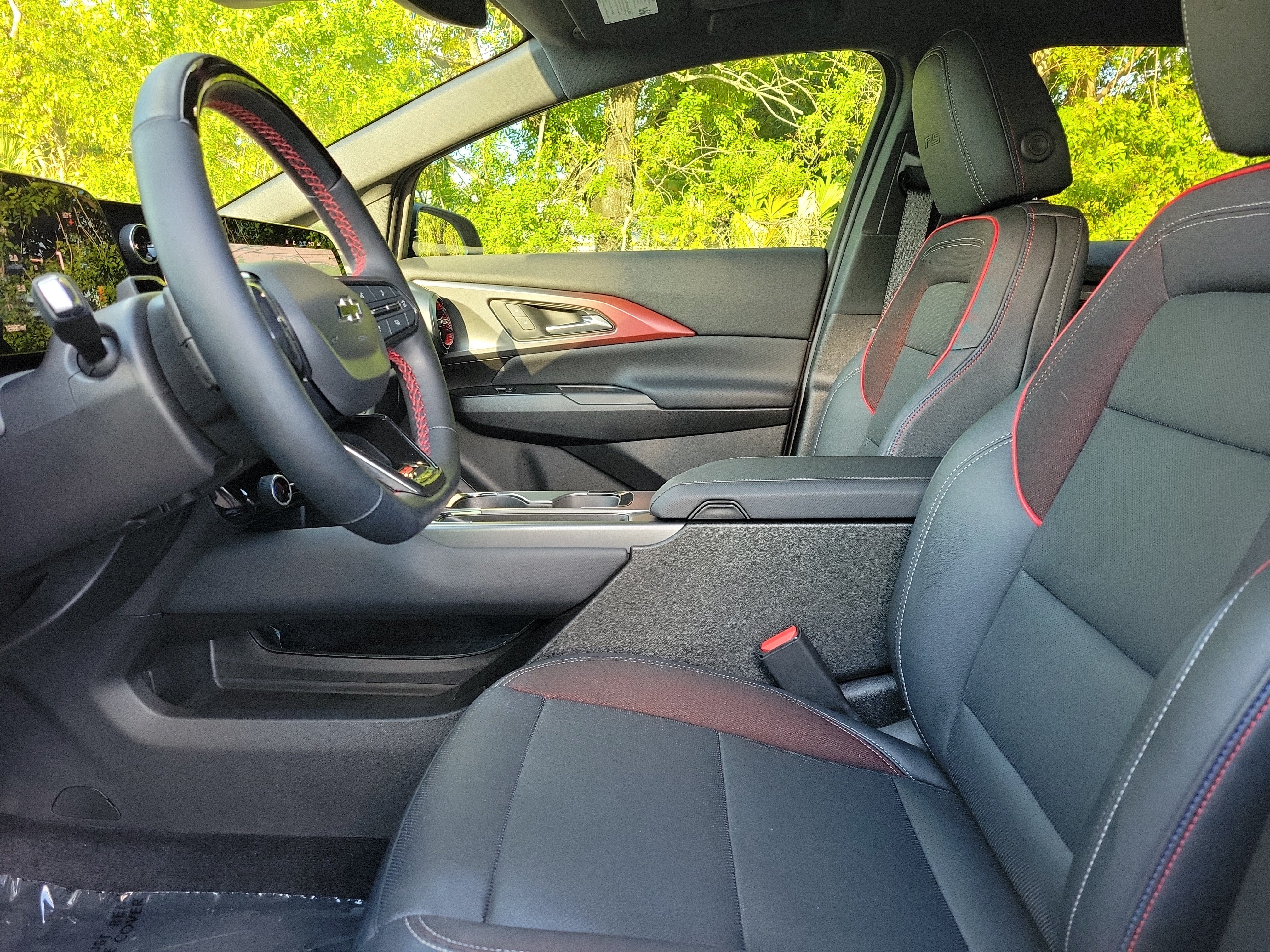 Used 2024 Chevrolet Equinox EV RS FWD image 21