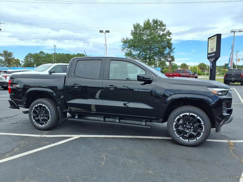 New 2026 Chevrolet Colorado Z71 w/ Technology Package AWD/4WD image 2
