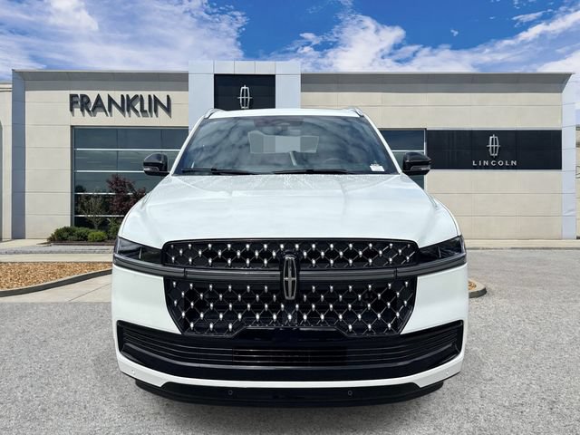 New 2027 Lincoln Navigator Black Label AWD/4WD image 2