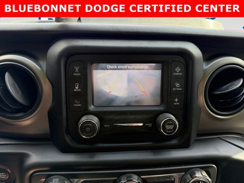 Used 2018 Jeep Wrangler Sport AWD/4WD image 16