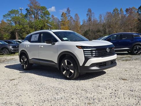 New 2026 Nissan Kicks SR FWD image 2