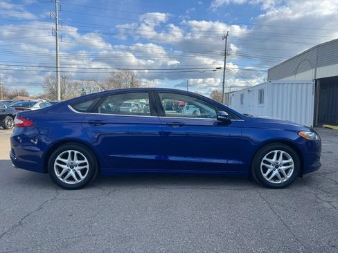 Used 2015 Ford Fusion SE FWD image 6
