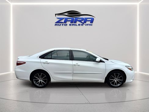 Used 2015 Toyota Camry XSE w/ Moonroof Package FWD image 6