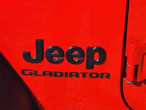 Used 2021 Jeep Gladiator Sport image 12