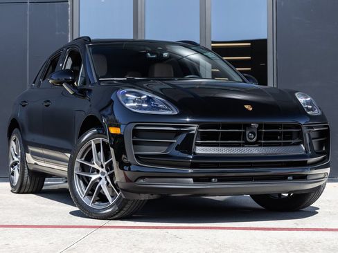Certified 2026 Porsche Macan AWD/4WD image 6