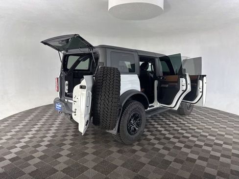 Used 2022 Ford Bronco Outer Banks w/ Sasquatch Package image 18