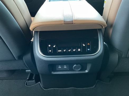 New 2026 Nissan Armada Platinum Reserve image 28