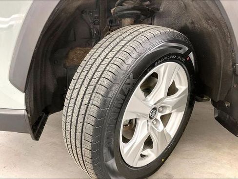 Used 2020 Toyota RAV4 XLE w/ Convenience Package image 34