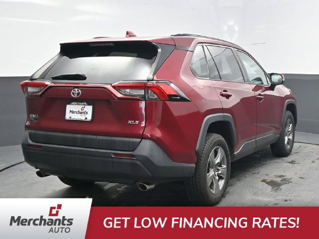 Used 2022 Toyota RAV4 XLE FWD image 7