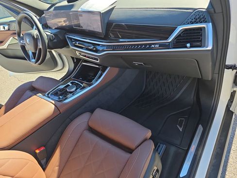 Used 2025 BMW X5 xDrive50e w/ Premium Package image 13