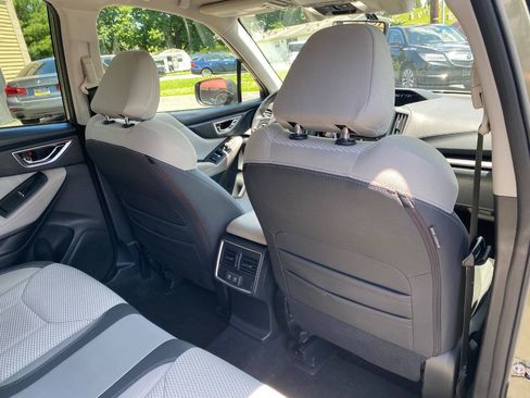 Used 2020 Subaru Forester Premium AWD/4WD image 29