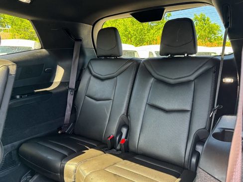 Used 2022 Cadillac XT6 Premium Luxury AWD/4WD image 23