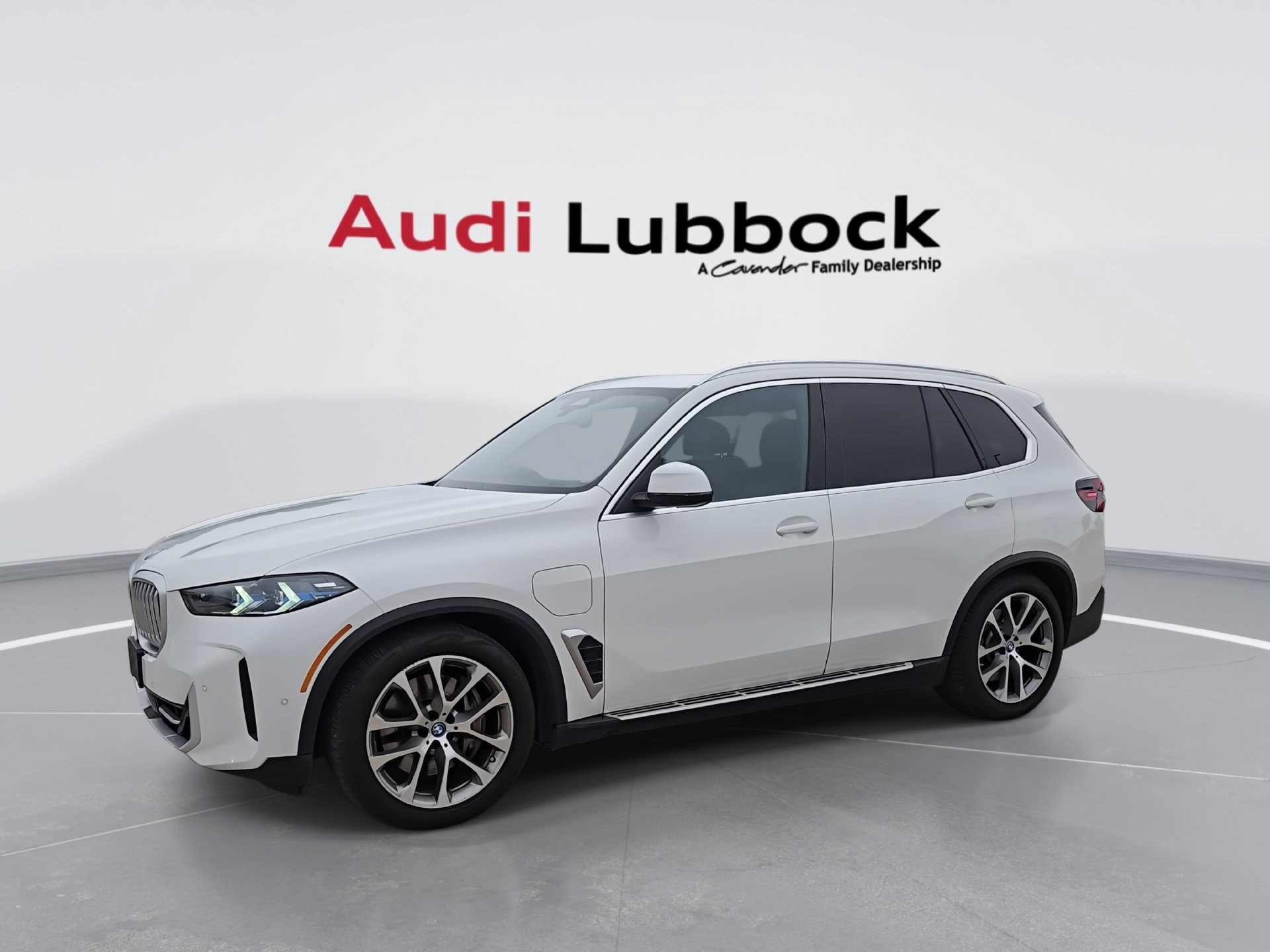 Used 2025 BMW X5 xDrive50e AWD/4WD image 5