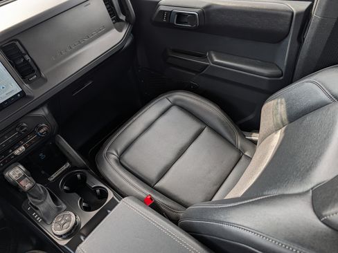 Used 2025 Ford Bronco Badlands AWD/4WD image 11