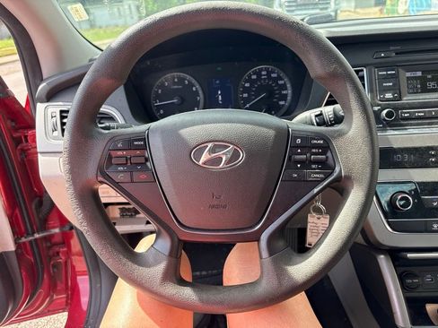 Used 2017 Hyundai Sonata SE FWD image 11