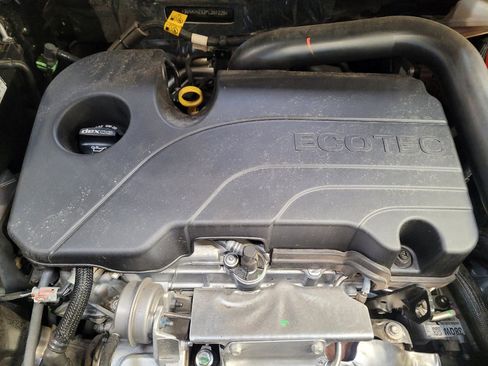 Used 2023 Chevrolet Equinox LT FWD image 30