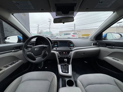 Used 2018 Hyundai Elantra SE w/ SE Connectivity Package 04 image 16