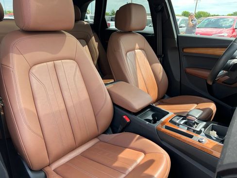 Used 2023 Audi Q5 2.0T Premium w/ Convenience Package AWD/4WD image 44