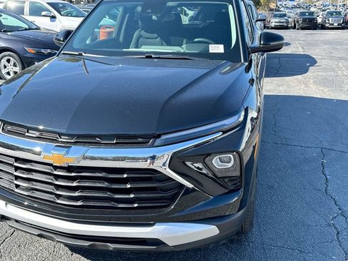 New 2026 Chevrolet TrailBlazer LT w/ LT Cold Weather Package FWD image 10