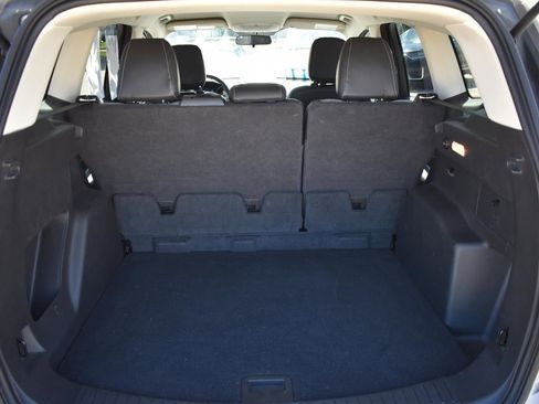 Used 2019 Ford Escape SE image 16